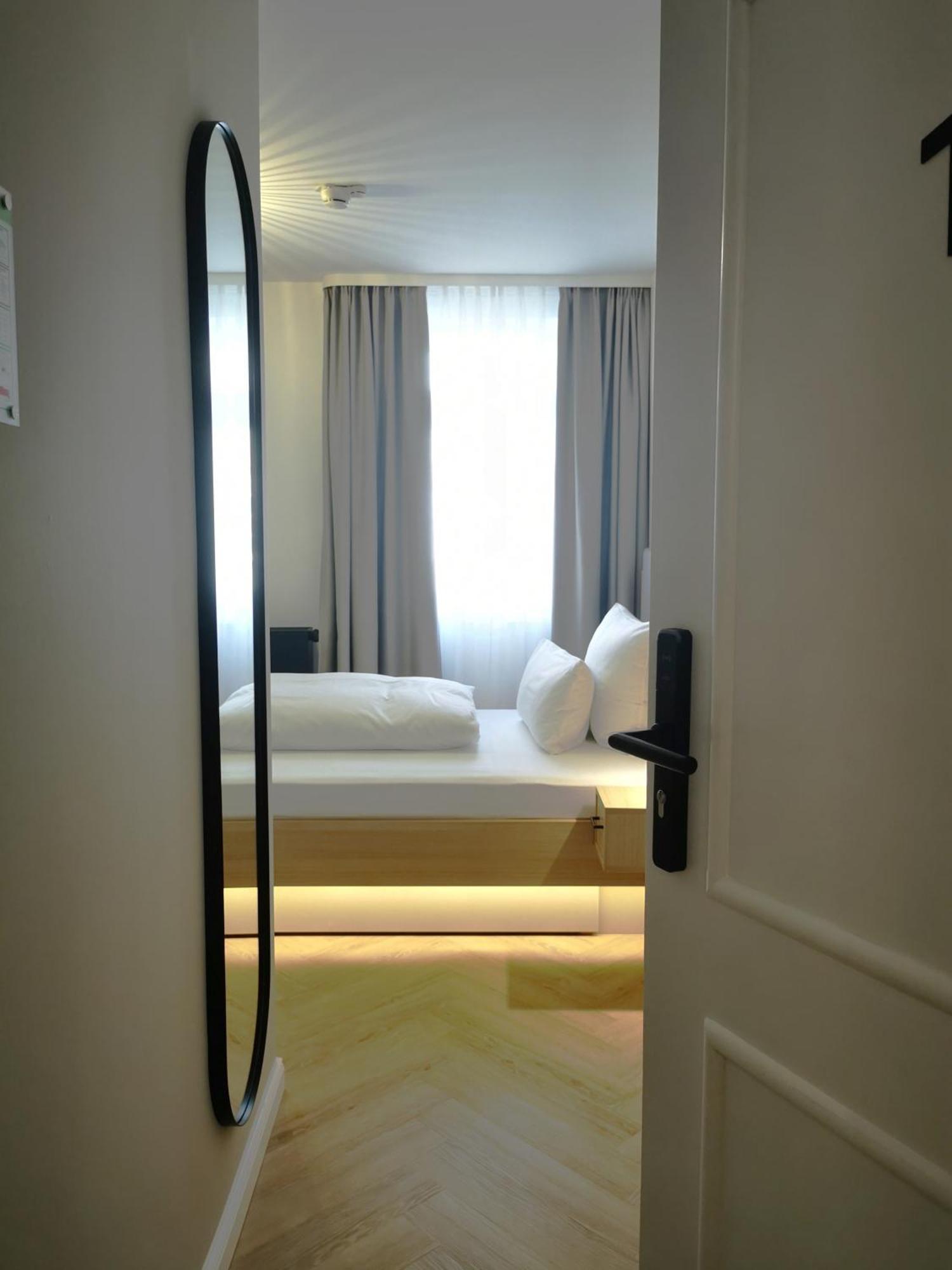 Hotel Wuerttemberger Hof เออริงเงน ภายนอก รูปภาพ
