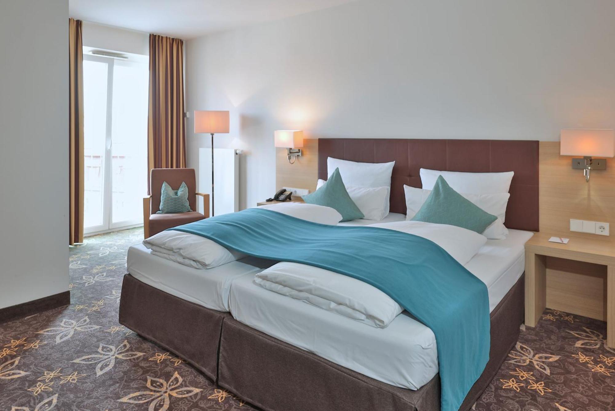 Hotel Wuerttemberger Hof เออริงเงน ภายนอก รูปภาพ