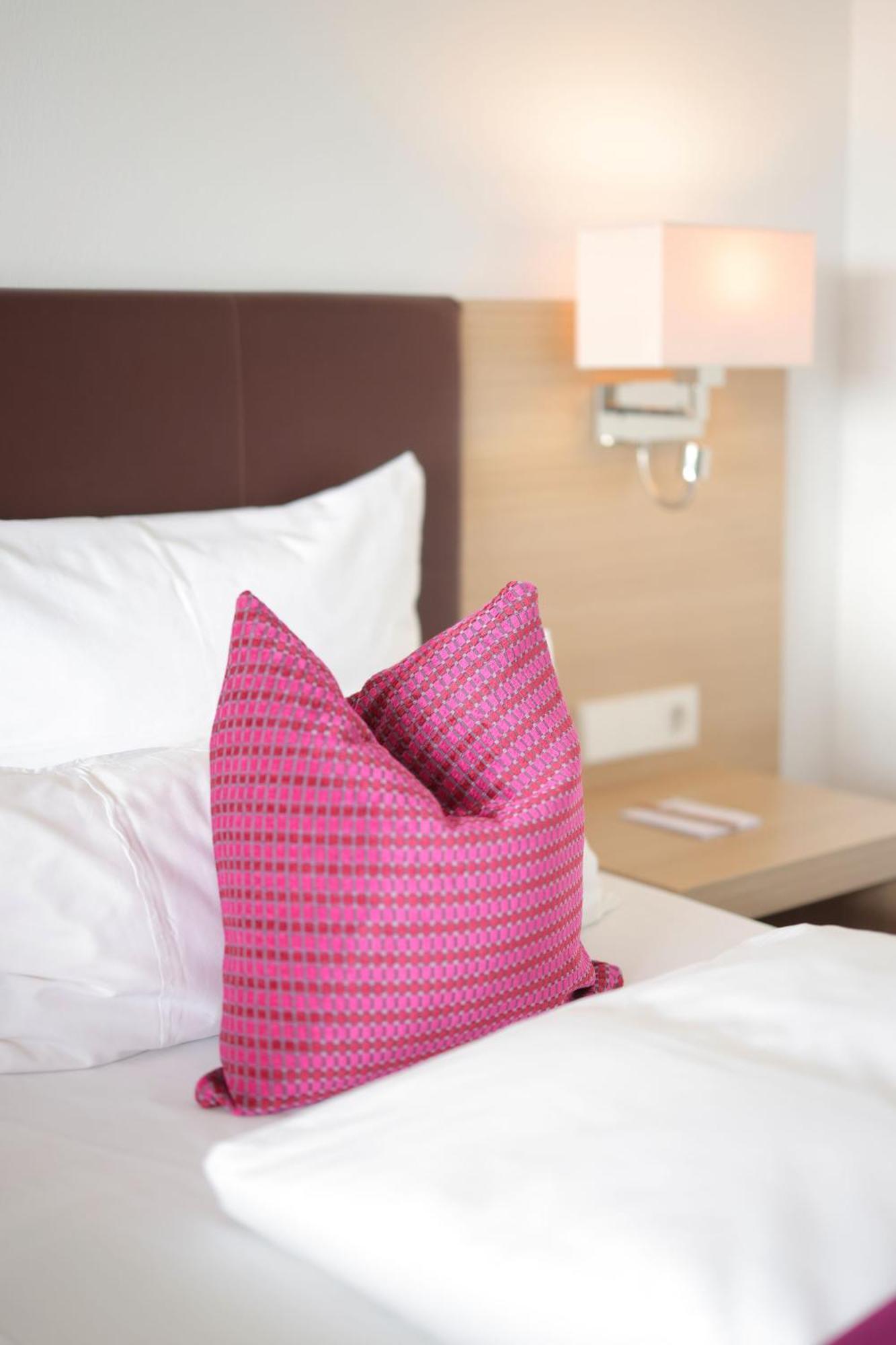 Hotel Wuerttemberger Hof เออริงเงน ภายนอก รูปภาพ