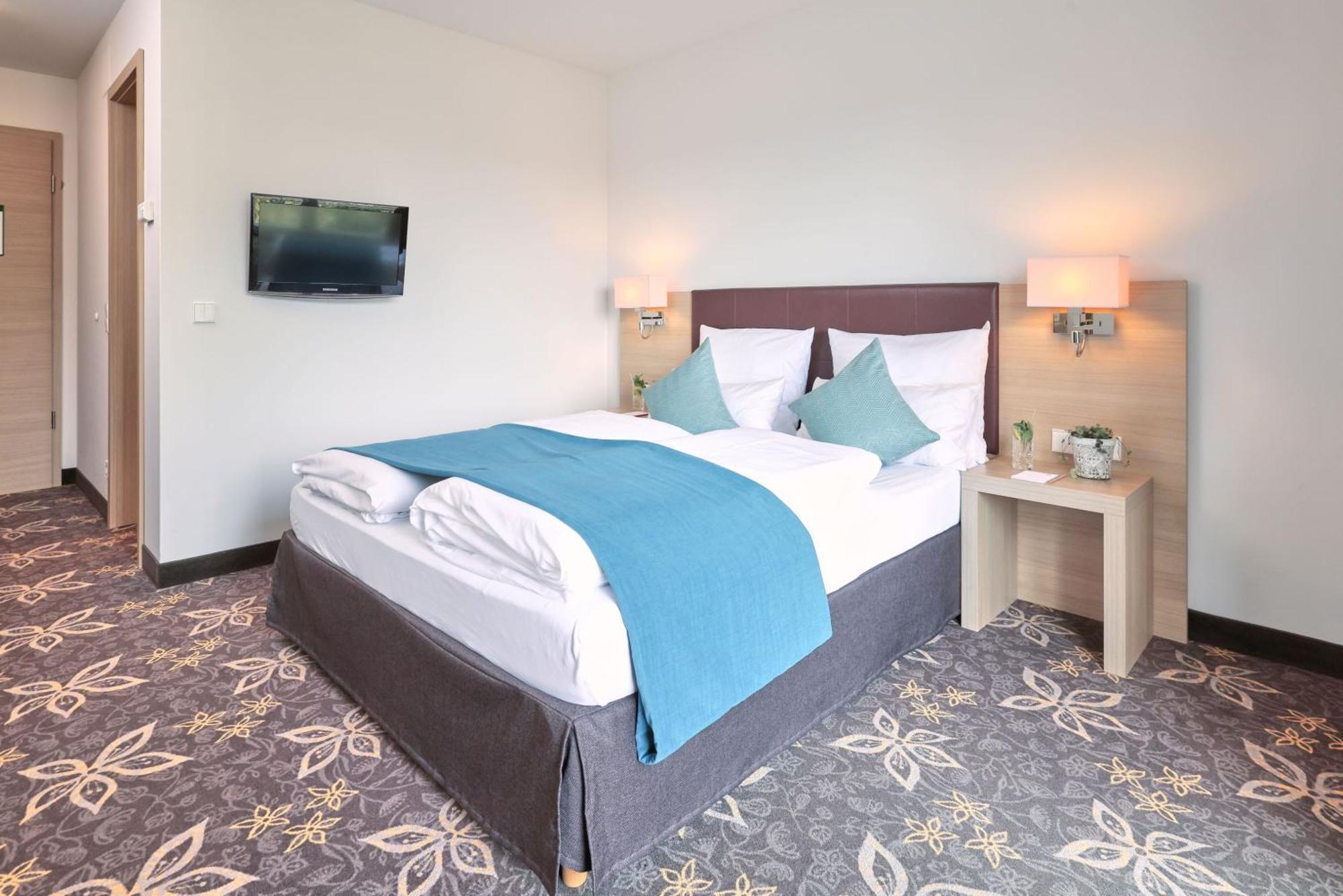 Hotel Wuerttemberger Hof เออริงเงน ภายนอก รูปภาพ