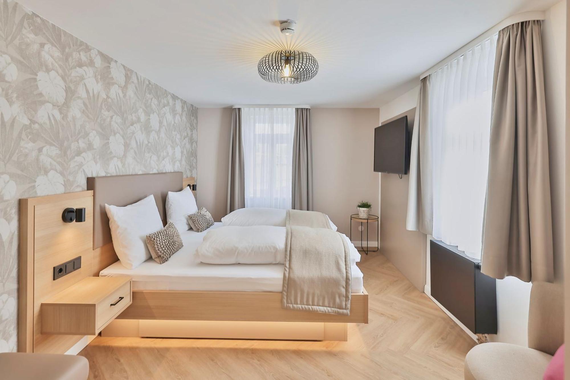 Hotel Wuerttemberger Hof เออริงเงน ภายนอก รูปภาพ