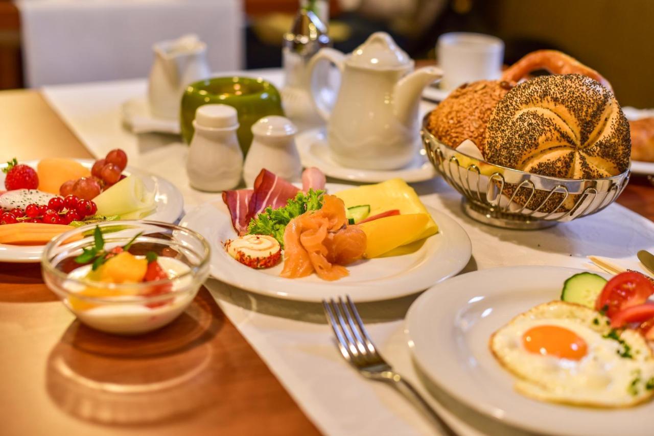 Hotel Wuerttemberger Hof เออริงเงน ภายนอก รูปภาพ